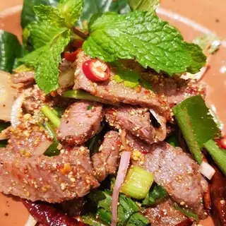 น้ำตกเนื้อ