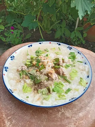 Rice porridge with various toppings (choose your meat)