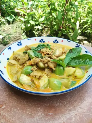 Green curry (choose your meat) (side dish)