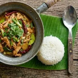 Spicy shredded chicken soup with soft, fluffy rice – incredibly delicious!