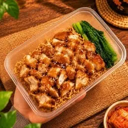 Noodles + Fried Chicken (Choose your sauce)