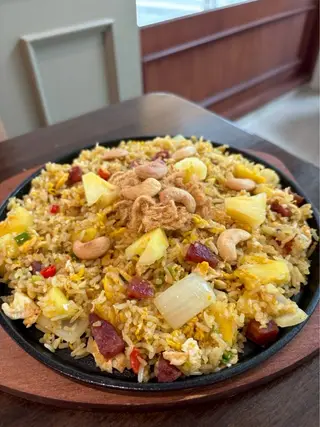 Pineapple fried rice