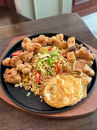 Mama Three Crispy Noodles