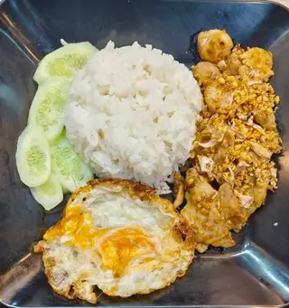 ข้าวหมูหมักกระเทียมพริกไทย ไม่เอาไข่ดาว