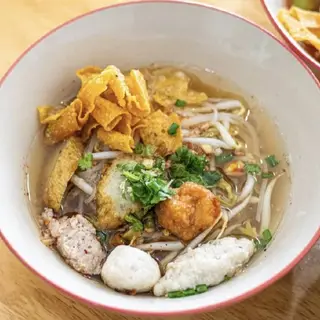 ก๋วยเตี๋ยวแคะ
