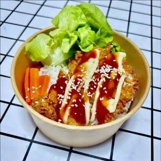 ข้าวหน้าสเต็กปลาดอลลี่ราดซอส