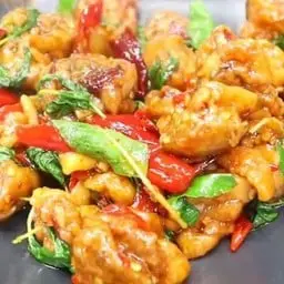 กระเพราไก่กรอบ
