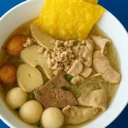 Clear noodle soup