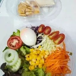 สลัดผักไข่ต้มปลอดสาร