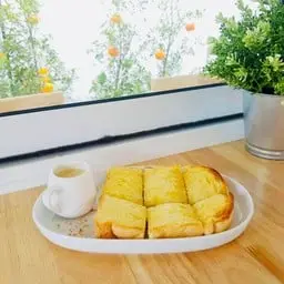 ขนมปังเนยนม