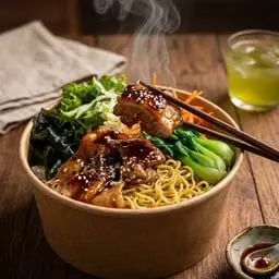 บะหมี่เหลืองไข่คลุกแห้ง ไก่เทอริยากิฉ่ำซอส