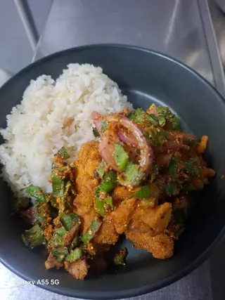 Spicy Chicken Rice Salad