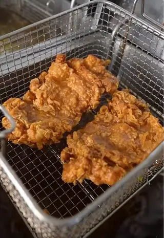 Boneless chicken thigh M