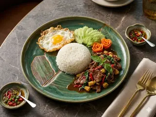 กะเพราหมูชิ้นไข่ดาว