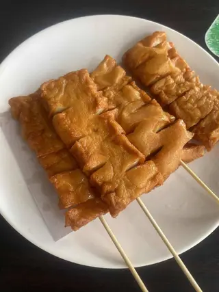 เต้าหู้ปลาแผ่นทอด แผ่นละ18บาท