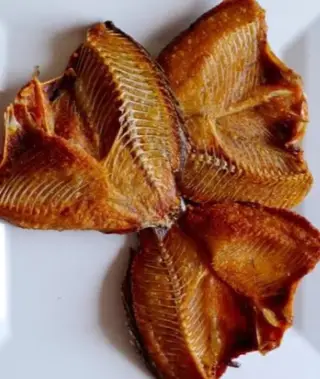 Sticky rice with sun-dried tilapia