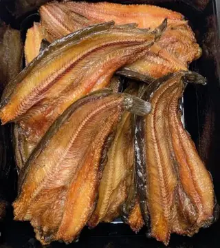Sticky rice with sun-dried catfish