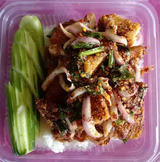ข้าวยำไก่แซ่บ