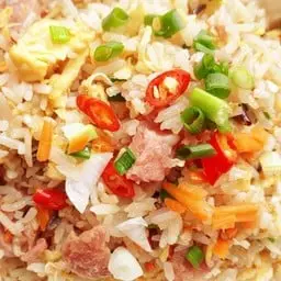ข้าวผัดแหนม