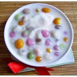 Bua Loy with various toppings