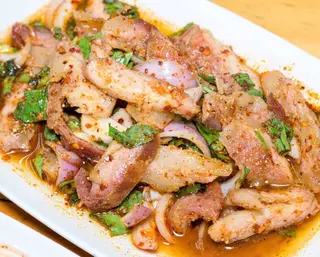 น้ำตกคอหมูย่าง