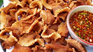 Three-layered fried pork belly slices