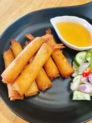 Shrimp spring rolls