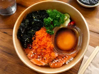 Salmon rice bowl
