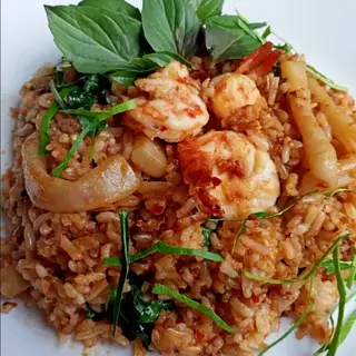 Fried rice with curry paste