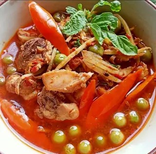 Spicy stir-fried chicken