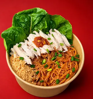 หมี่ไก่ฉีกคลุกซอสเกี๋ยวเตี๋ยวแห้ง