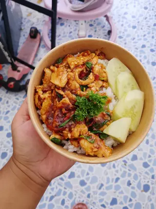 กะเพราหมูชิ้น