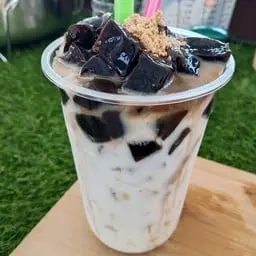 M Grass Jelly with Fresh Milk 16 oz