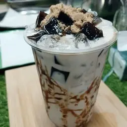 Grass Jelly with Fresh Milk (20 oz)