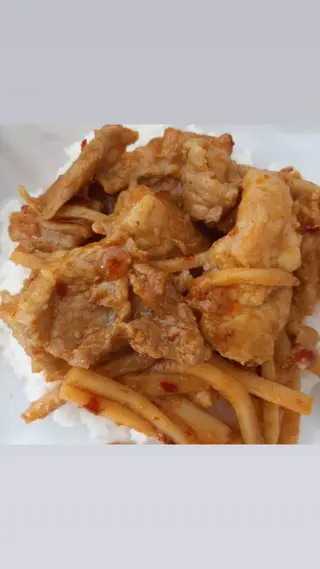 ข้าวผัดพริกแกงหน่อไม้+ไข่ดาว