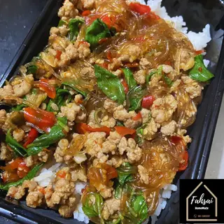ข้าวกะเพราวุ้นเส้นหมูสับ