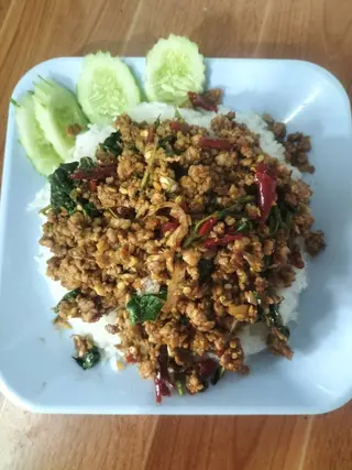 กระเพราหมูสับ