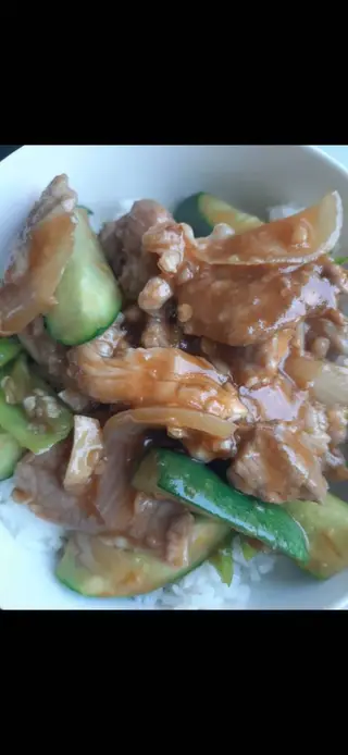 ข้าวผัดเปรี้ยวหวานเผ็ดไข่ดาว