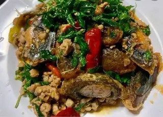 Basil with dried chilies and century egg