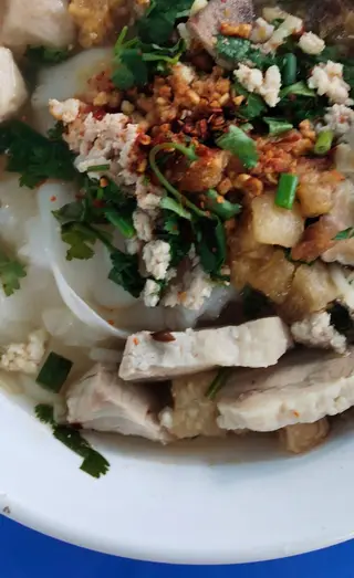 ก๋วยเตี๊ยวกากหมูน้ำใส