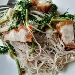 เส้นหมี่กระเฉด