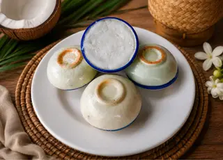 Khanom Thuai (Thai steamed dessert)