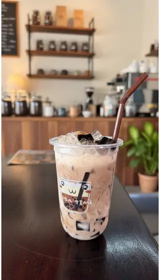 Grass jelly with fresh milk