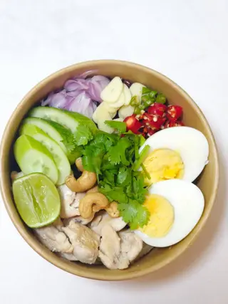 ข้าวขยำอกไก่