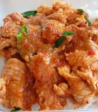 Fried rice with curry paste