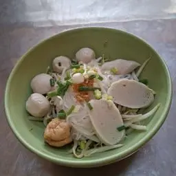 ก๋วยเตี๋ยวลูกชิ้นปลา