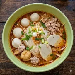 ก๋วยเตี๋ยวลูกชิ้นปลาต้มยำ