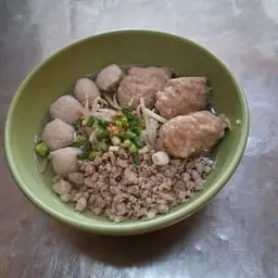 เกาเหลาลูกชิ้นหมู