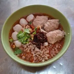เกาเหลาลูกชิ้นหมูต้มยำ