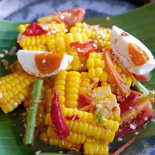 ตำข้าวโพดไข่เค็ม
